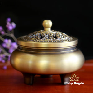 Lư Trầm Chân Cao Mầu Vàng Bằng Đồng, Kích Thước 7.7×11.8cm